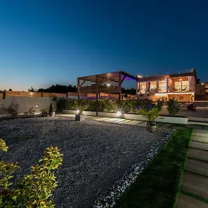 https://villa-porta-maris.hotelinzadar.com