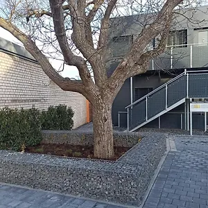 Xzllenz Traum Studio-apartment, Frei-parken, U-bahn, Kueche Apartamento